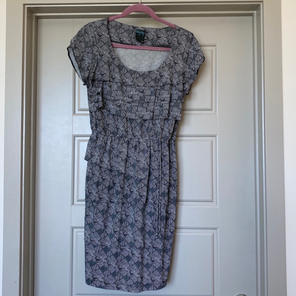 Gabby Skye Black and White Geometric Tiered Dress Size 10P